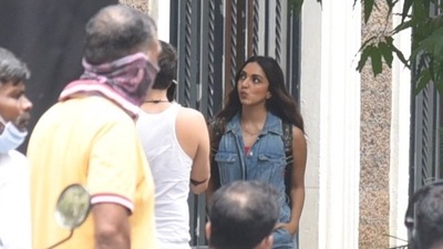 Kiara Advani was snapped during a shoot in Mumbai. (Varinder Chawla)
