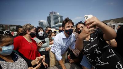 Justin Trudeau, Canada’s prime minister, takes photos with supporters during a campaign stop in Richmond Hill, Ontario. (Bloomberg) Justin Trudeau, Canada’s prime minister, takes photos with supporters during a campaign stop in Richmond Hill, Ontario. (Bloomberg)