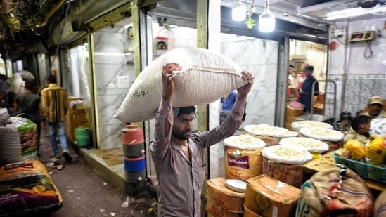 Katra Ishwar Bhawan in Khari Baoli has hundreds dry fruit importers, who have long business ties with Afghanistan. (Sanchit Khanna/HT)