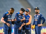 Indian cricketer Shreyas Iyer being attended by teammates.(PTI) Indian cricketer Shreyas Iyer being attended by teammates.(PTI)