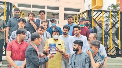Uday Samant, Maharashtra’s minister of higher and technical education, met Afghan students in Pune on Sunday. (HT) Uday Samant, Maharashtra’s minister of higher and technical education, met Afghan students in Pune on Sunday. (HT)