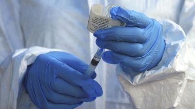 The West Nile Virus (WNV) disease spreads from birds to humans with the bite of an infected Culex mosquito. (Representative Photo/AP) The West Nile Virus (WNV) disease spreads from birds to humans with the bite of an infected Culex mosquito. (Representative Photo/AP)