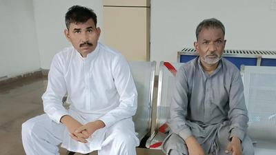 (From left) Ram Bahadur of UP and and Prahlad Rajput of MP (Sameer Sehgal/HT)