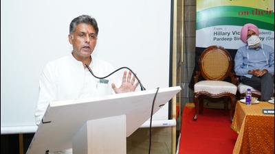Manish Tewari speaking on the 13th foundation day of SAS Nagar Press Club on Monday. (HT Photo)