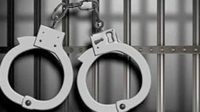 Officials identified the arrested husband as constable Irfan Manhas who is posted with Indian Reserve Police Battalion in Srinagar. (Representative Image/HT File)