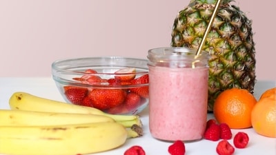 Pre-made smoothies or protein drinks: These contain fruit juices instead of real fruits which lack dietary fibre. Instead of purchasing from the market, you can just wake up a few minutes earlier and prepare your smoothie bowl or a drink. (Unsplash)