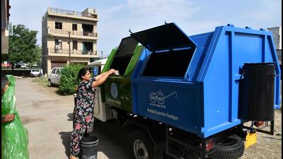 While many residents have been complaining about the implementation being sporadic, they now find even the waste lifters being “uncooperative”. While many residents have been complaining about the implementation being sporadic, they now find even the waste lifters being “uncooperative”.