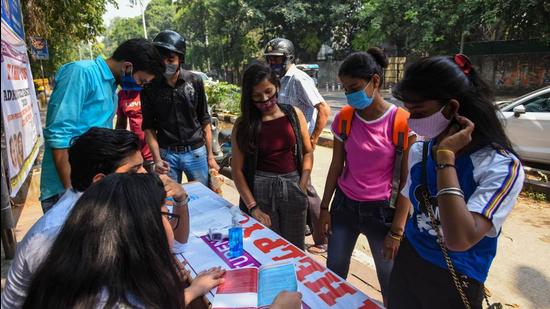 Delhi university received 351,974 paid applications last year, which was around 100,000 more than in 2019. (Amal KS/HT PHOTO) Delhi university received 351,974 paid applications last year, which was around 100,000 more than in 2019. (Amal KS/HT PHOTO)