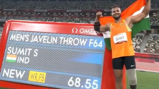Sumit Antil set a World Record at Tokyo Paralympics with a throw of 68.55m to clinch a gold medal(Twitter)