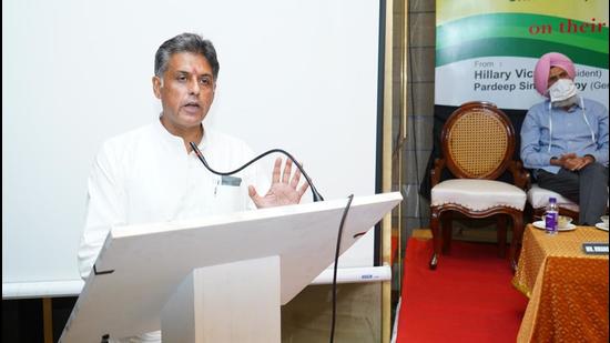 Manish Tewari speaking on the 13th foundation day of SAS Nagar Press Club on Monday. (HT Photo)