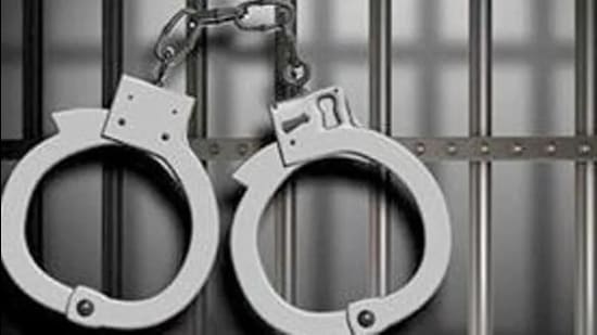 Officials identified the arrested husband as constable Irfan Manhas who is posted with Indian Reserve Police Battalion in Srinagar. (Representative Image/HT File)