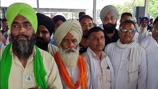 Farmers at Gharaunda grain market in Karnal district of Haryana. (Sourced)