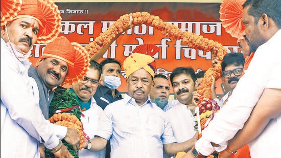 Yatra politics: Union minister Narayan Rane (centre) on his Jan Ashirwad Yatra in Konkan, a few hours before his arrest from Sangameshwar on August 24. (HT)