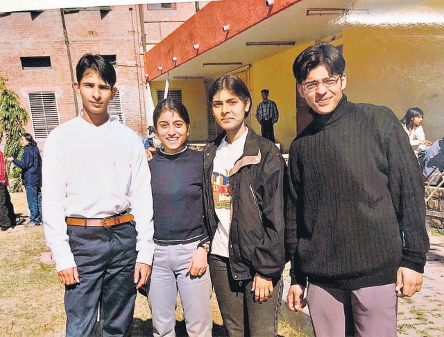 A throwback pic of actor Himanshu Malhotra with his college friends.