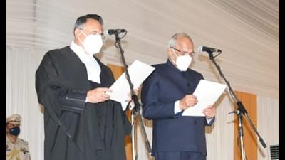 Banwarilal Purohit takes oath as Punjab governor
