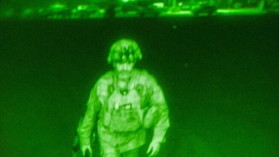 Major General Chris Donahue leaving Afghanistan (https://twitter.com/DeptofDefense)