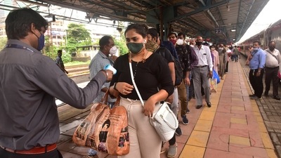 The Brihanmumbai Municipal Corporation said in a release that no one would be allowed to enter these sealed buildings. (Anshuman Poyrekar/HT Photo)