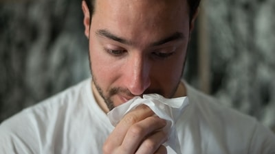 Help fight sickness: Garlic helps boost immunity and combats sickness including the common cold. (Unsplash)