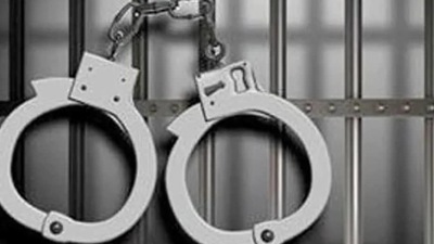 According to the FIR, the accused have been booked under sections 376D (gang-rape) and 397 (robbery or dacoity with attempt to cause death or grievous hurt) of Indian Penal Code. (Representative Image/HT File)