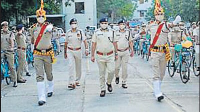 Led by the chief of Delhi Fire Services Atul Garg, nearly 150 fire department officials and fire fighters cycled to Gol Dak Khana from their headquarters in Connaught Place and returned.