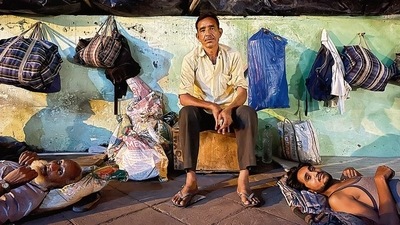 Daily wage labourers in many parts of the city tend to gather at select intersections to get assignments. (Mayank Austen Soofi) Daily wage labourers in many parts of the city tend to gather at select intersections to get assignments. (Mayank Austen Soofi)