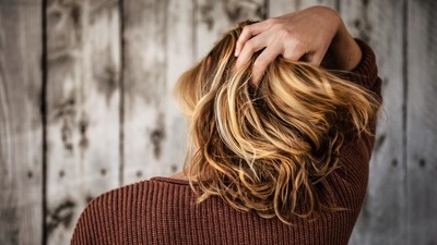 Removes dandruff: It is suggested to not wash your hair daily since it can remove the natural oil from the scalp which is good for your hair. But you can rinse your hair every day with rice water to keep the scalp clean and dandruff free. (Unsplash) Removes dandruff: It is suggested to not wash your hair daily since it can remove the natural oil from the scalp which is good for your hair. But you can rinse your hair every day with rice water to keep the scalp clean and dandruff free. (Unsplash)