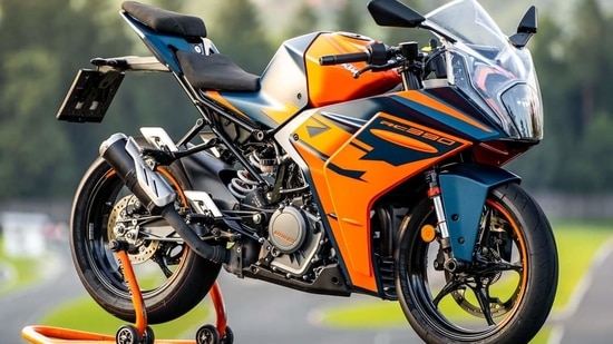 The new generation KTM RC 390 comes with attractive visual updates compared to the existing model. (Image: Facebook/Roc Bagoros) The new generation KTM RC 390 comes with attractive visual updates compared to the existing model. (Image: Facebook/Roc Bagoros)