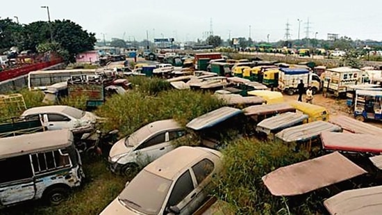 Officials said 3.8 million vehicles -- 3.5 million petrol and 300,000 diesel -- plying on Delhi roads are older than the permitted age limits. Amal KS/HT PHOTO