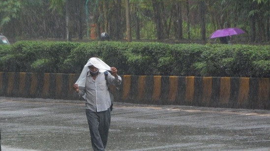 The city is very likely to receive heavy to very heavy rain at isolated places for the next couple of days, the IMD stated.(HT File Photo) The city is very likely to receive heavy to very heavy rain at isolated places for the next couple of days, the IMD stated.(HT File Photo)