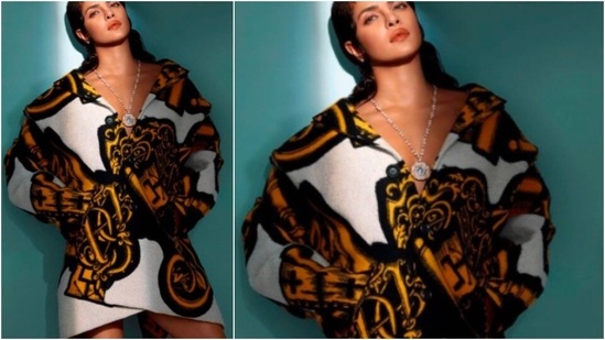 The ever so stylish Priyanka Chopra grabs eyeballs as she poses in this jacket dress.(Instagram/@priyankachopra)