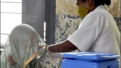 The Andhra Pradesh Covid-19 chart now showed 2,015,302 positive cases so far. (File)