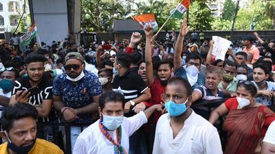 Following the earlier arrests on May 17, chief minister Mamata Banerjee had rushed to the CBI’s office at Nizam Palace in south Kolkata. She left after nearly six hours during which TMC supporters assembled outside the premises. Some of them allegedly pelted stones at policemen. (HT PHOTO.)