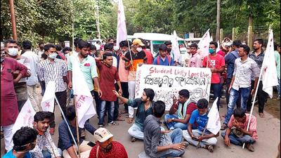 Various student union supporters protest against the expulsion of three students of Visva-Bharati University, in Bolpur on August 31. (ANI) Various student union supporters protest against the expulsion of three students of Visva-Bharati University, in Bolpur on August 31. (ANI)