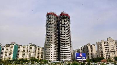 The Supreme court ordered that Supertech will refund money to all the existing homebuyers in Emerald Court’s Apex and Ceyane towers within two months. (Sunil Ghosh/HT)
