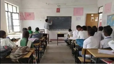 A record 2.55 lakh applications were received for admissions under RTE this year (HT File Photo) A record 2.55 lakh applications were received for admissions under RTE this year (HT File Photo)