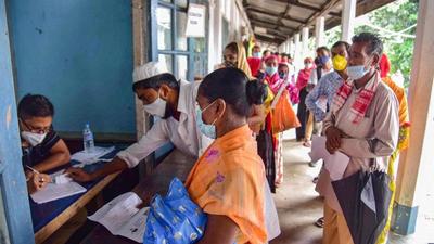 Inter-district movement of passenger vehicles has been allowed in Assam with 100% capacity provided passengers have taken at least one dose of any Covid-19 vaccine. (Photo Courtesy-PTI) Inter-district movement of passenger vehicles has been allowed in Assam with 100% capacity provided passengers have taken at least one dose of any Covid-19 vaccine. (Photo Courtesy-PTI)