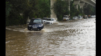 Many areas got submerged due to waterlogging which affected normalcy in Rohtak, Jhajjar, Dadri, Faridabad and Gurugram. (HT PHOTO) Many areas got submerged due to waterlogging which affected normalcy in Rohtak, Jhajjar, Dadri, Faridabad and Gurugram. (HT PHOTO)