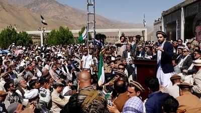 Ahmad Massoud, son of the slain hero of the anti-Soviet resistance Ahmad Shah Massoud, speaks to his supporters in Bazarak, Panjshir province. (Reuters / File)
