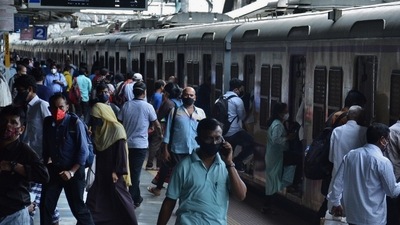 The total labour force size also rose to 433.86 million—almost four million more than July—reflecting a worsening trend (Praful Gangurde/HT Photo)