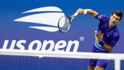 Djokovic tops teen "Ruuune!" at US Open in calendar Slam bid (USA TODAY Sports)