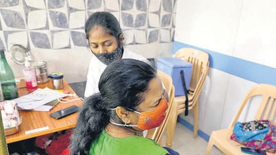 The Covid vaccination drive on at Padmavati on Tuesday, after vax stocks became available. District vaccinates 0.2mn in single day. (RAHUL RAUT/HT)