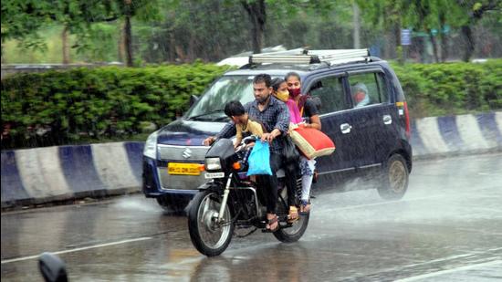 Between June 1 and September 1, Pune district has reported 705.4 mm rainfall which is one per cent less than normal. (HT PHOTO)