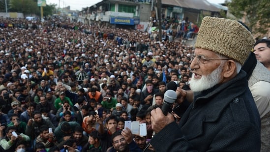 Kashmiri separatist leader Syed Ali Shah Geelani was the most senior separatist leader in Kashmir. His family said the elderly politician had been ailing for years and had been under house arrest for the last 12 years after leading several anti-India protests. (Photo by STR / AFP)(AFP)