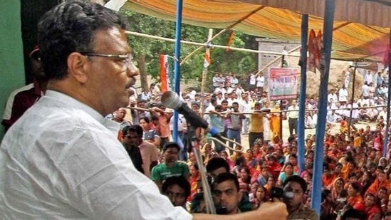 Firhad Hakim was arrested by the CBI on May 17 in the same case and released on bail after days of judicial custody(Dawn.com) Firhad Hakim was arrested by the CBI on May 17 in the same case and released on bail after days of judicial custody(Dawn.com)