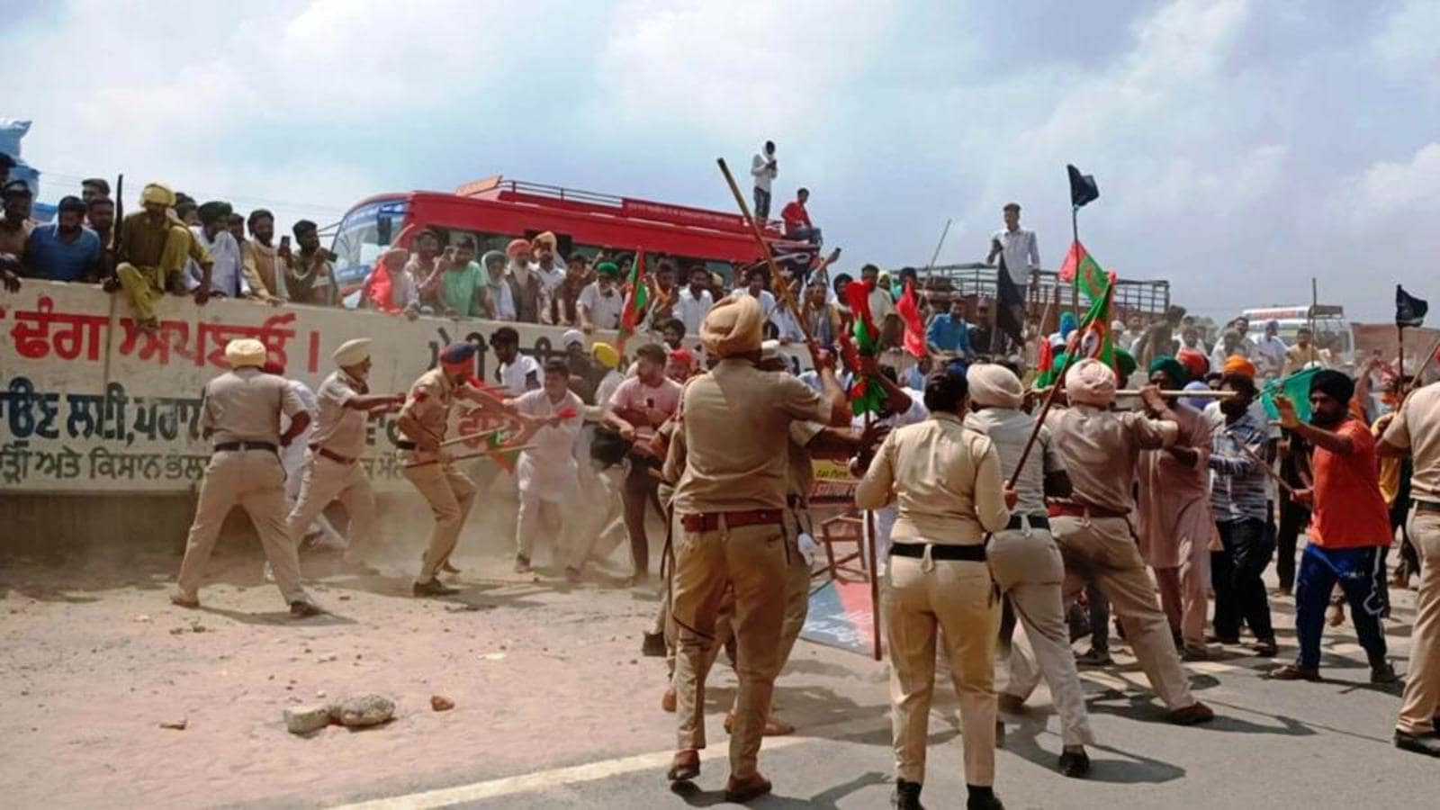 50 farmers, 7 cops injured in clashes near Badal rally in Punjab's