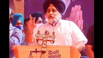 Shiromani Akali Dal chief Sukhbir Singh Badal was addressing a gathering at Moga grain market on Thursday. (HT file photo)