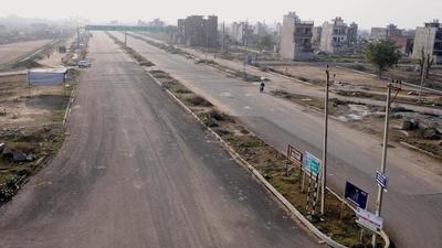 New Chandigarh is located close to Madhya Marg in Chandigarh. Due to rising housing demand in and around the tricity, it has attracted scores of land developers. (HT File Photo)