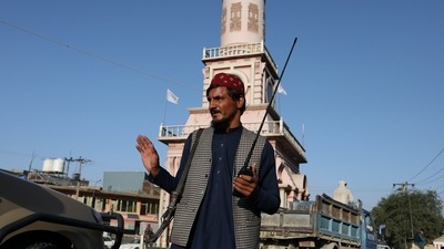 A Taliban soldier stands on a street in Kabul, Afghanistan, on September 1, 2021. (via REUTERS)