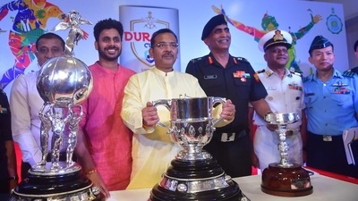 Mr. Subrata Biswas, Additional Chief Secretary, Dept of Youth Service and Sports, Govt. of West Bengal, Mr. Manoj Tiwari, Minister of State for Sports and Youth Affairs, Govt. of West Bengal, Shri Aroop Biswas, Hon'ble Minister, Dept of Power, Youth Service and Sports, Government of West Bengal, Lt General KK Repswal SM,VSM, Chief of Staff, HQ Eastern Command, Chairman, Durand Cup, Commodore Rituraj Sahu, Naval Officer in Charge (WBG), Gp Capt S Thukchum, Station Commander, Advance HQ EAC