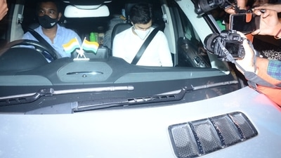 Varun Dhawan at Sidharth Shukla's house. Varun Dhawan at Sidharth Shukla's house.